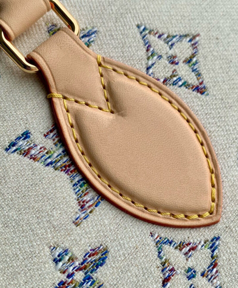 Louis Vuitton OnTheGo MM M24708 Cream